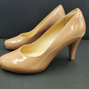 Clarks Artisan Nude Pump